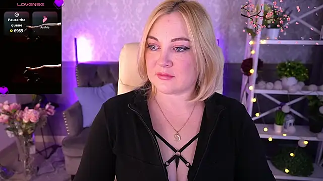KaylaJanee online show from 8, 2, 2025