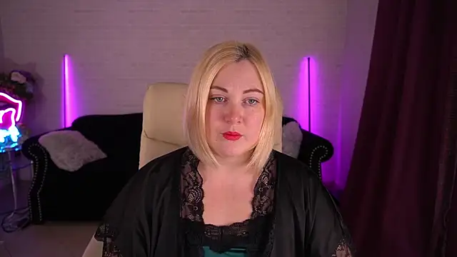 KaylaJanee online show from 10, 3, 2025