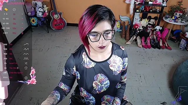 Snapshot of MissMiia2 chatting on 14, 12, 2024 MissMiia2 online show from 14, 12, 2024