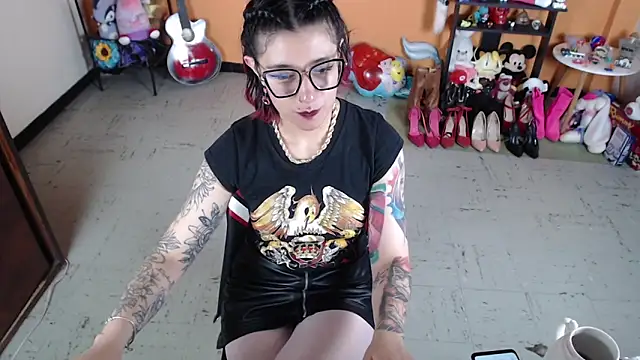 Snapshot of MissMiia2 chatting on 10, 1, 2025 MissMiia2 online show from 10, 1, 2025