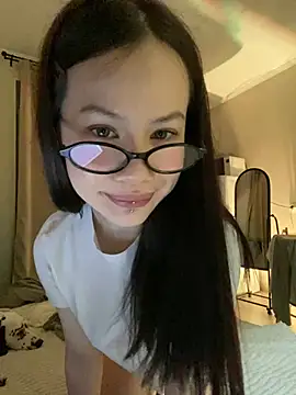 Anikka Liam online show from 24, 2, 2025