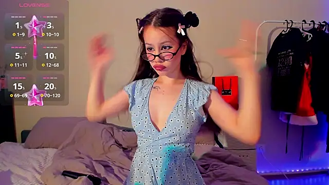 Anikka Liam online show from 10, 10, 2025