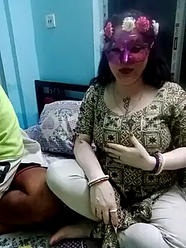 Snapshot of Raja_Ranii chatting on 5, 1, 2025 Raja Ranii online show from 5, 1, 2025