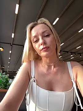 Diamond Bunny  online show from 11, 5, 2026