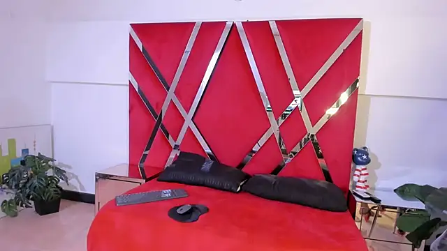 Snapshot of Milanxht chatting on 10, 10, 2025 Milanxht online show from 10, 10, 2025