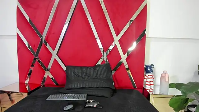 Snapshot of Milanxht chatting on 13, 10, 2025 Milanxht online show from 13, 10, 2025