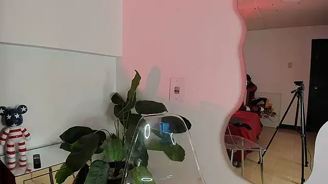 Snapshot of Milanxht chatting on 21, 10, 2025 Milanxht online show from 21, 10, 2025