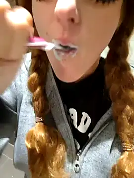 Snapshot of Hexe12346 chatting on 8, 11, 2025 Hexe12346 online show from 8, 11, 2025