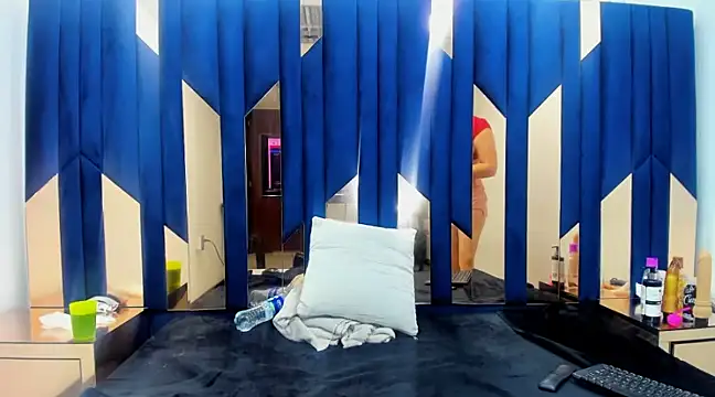 Criistaal  online show from 30, 12, 2024