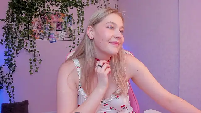 Snapshot of Colleen_Blake chatting on 28, 2, 2025 Colleen Blake online show from 28, 2, 2025