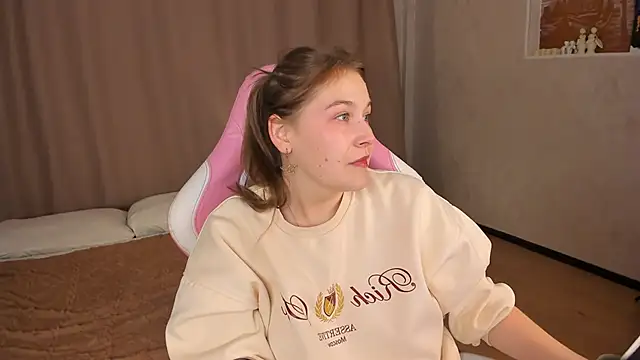 Snapshot of Colleen_Blake chatting on 1, 10, 2025 Colleen Blake online show from 1, 10, 2025