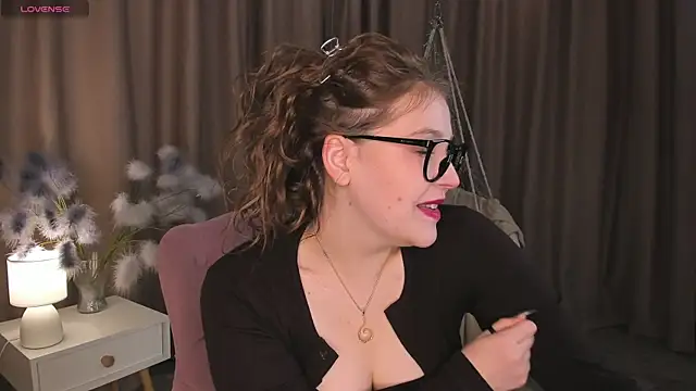 Snapshot of Colleen_Blake chatting on 14, 10, 2025 Colleen Blake online show from 14, 10, 2025