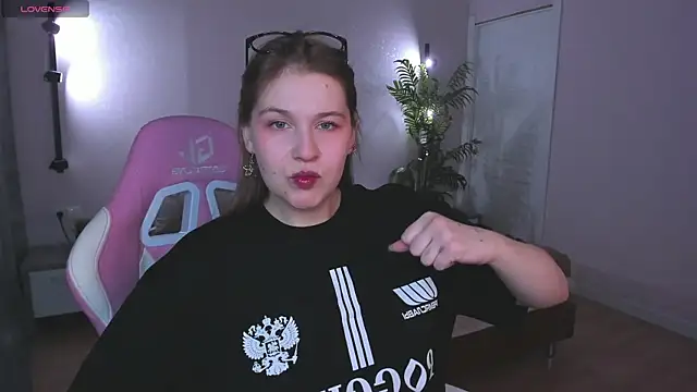 Snapshot of Colleen_Blake chatting on 5, 11, 2025 Colleen Blake online show from 5, 11, 2025