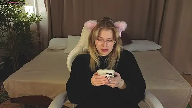 Colleen Blake online show from 5, 4, 2026