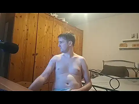 Snapshot of Loveme1902 chatting on 17, 1, 2025 Loveme1902 online show from 17, 1, 2025