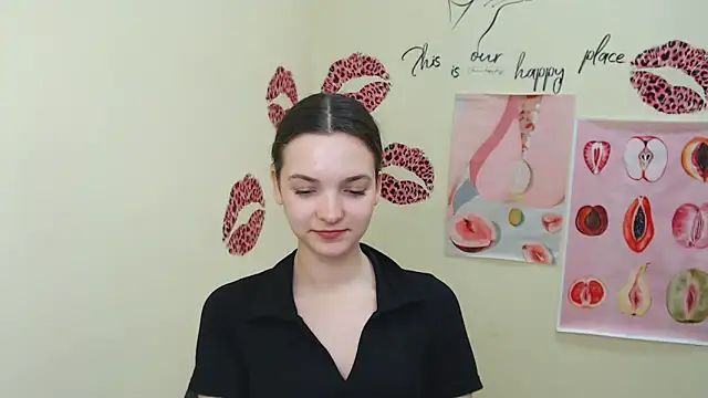  SusieSu  online show from 13, 2, 2025