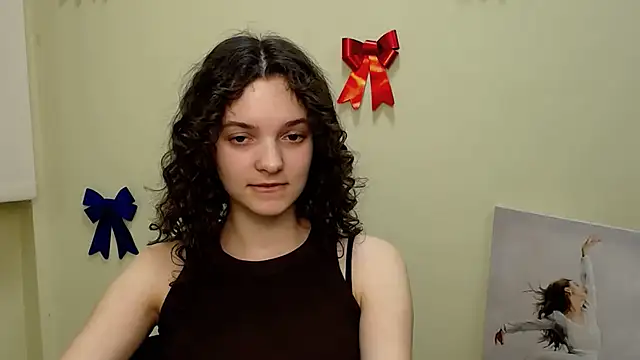  SusieSu  online show from 25, 2, 2025