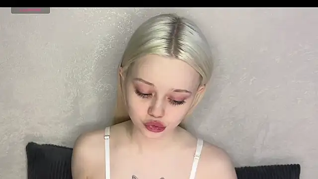 Snapshot of SusieEvans chatting on 14, 12, 2024 SusieEvans online show from 14, 12, 2024