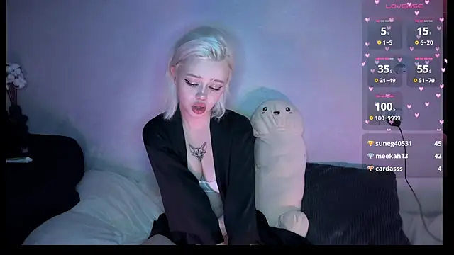 Snapshot of SusieEvans chatting on 14, 9, 2025 SusieEvans online show from 14, 9, 2025