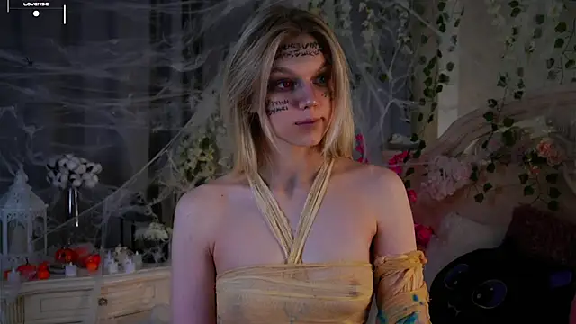 Snapshot of EdlinAlliston chatting on 30, 10, 2025 EdlinAlliston online show from 30, 10, 2025