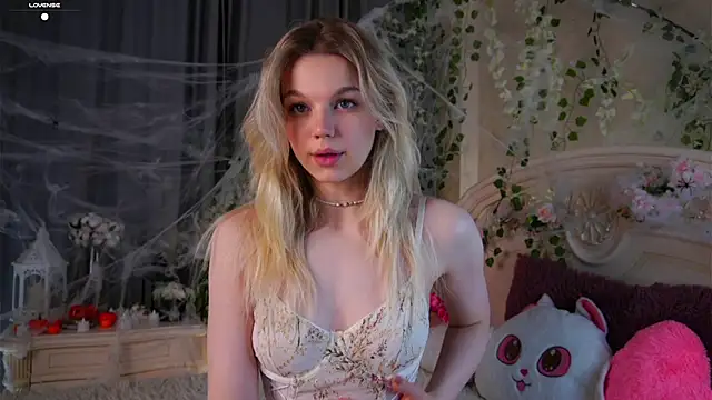 Snapshot of EdlinAlliston chatting on 2, 11, 2025 EdlinAlliston online show from 2, 11, 2025