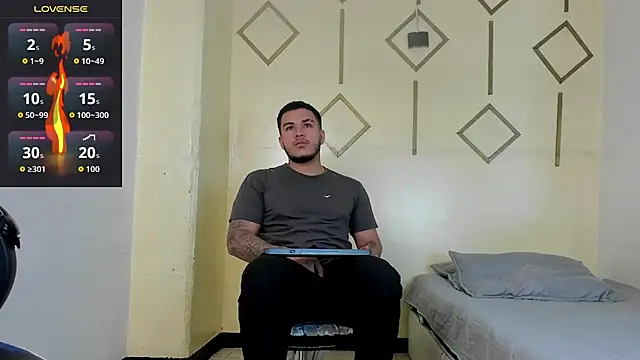 Snapshot of jeisonstark chatting on 8, 10, 2025 jeisonstark online show from 8, 10, 2025