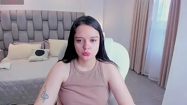 Bella-hadiid online show from 31, 1, 2025