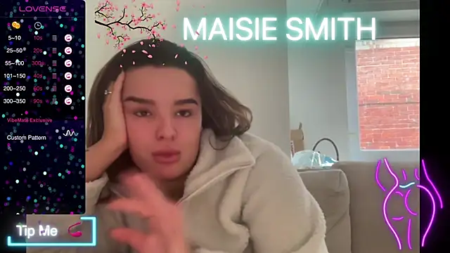 Snapshot of maisiesmithx chatting on 23, 12, 2024 maisiesmithx online show from 23, 12, 2024