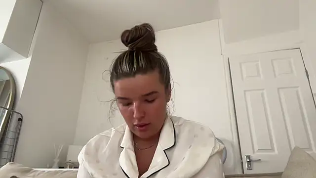 maisiesmithx online show from 18, 9, 2025