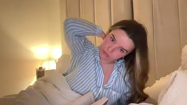 maisiesmithx online show from 9, 4, 2026