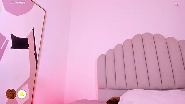 Nikki Angel  online show from 14, 2, 2026