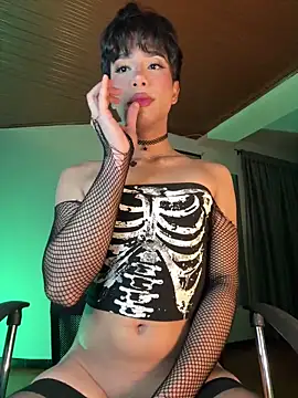 Snapshot of sue___0 chatting on 21, 11, 2025 sue 0 online show from 21, 11, 2025