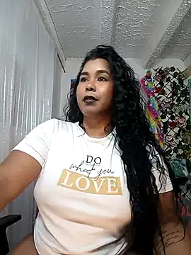 Snapshot of sensual-laura chatting on 13, 12, 2024 sensual-laura online show from 13, 12, 2024
