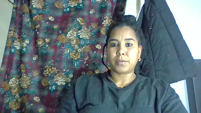 Snapshot of sensual-laura chatting on 26, 2, 2025 sensual-laura online show from 26, 2, 2025