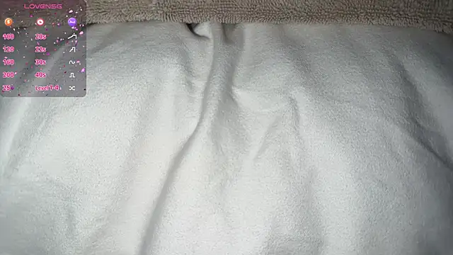 Snapshot of xxSoakingWet chatting on 18, 11, 2025 xxSoakingWet online show from 18, 11, 2025