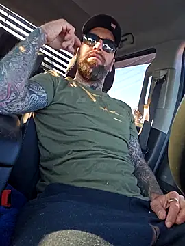 Snapshot of Beardedtattood chatting on 11, 9, 2025 Beardedtattood online show from 11, 9, 2025