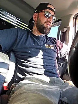 Snapshot of Beardedtattood chatting on 17, 9, 2025 Beardedtattood online show from 17, 9, 2025