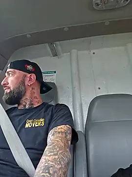 Snapshot of Beardedtattood chatting on 24, 9, 2025 Beardedtattood online show from 24, 9, 2025