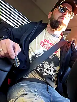Snapshot of Beardedtattood chatting on 29, 9, 2025 Beardedtattood online show from 29, 9, 2025