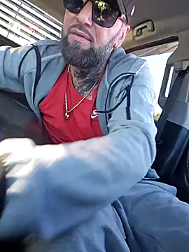 Snapshot of Beardedtattood chatting on 30, 9, 2025 Beardedtattood online show from 30, 9, 2025