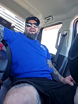 Snapshot of Beardedtattood chatting on 5, 10, 2025 Beardedtattood online show from 5, 10, 2025