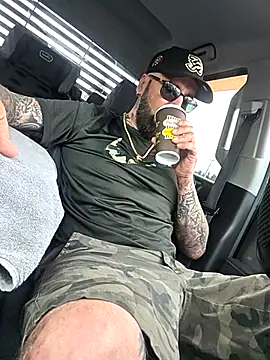 Snapshot of Beardedtattood chatting on 7, 10, 2025 Beardedtattood online show from 7, 10, 2025