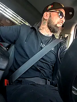 Snapshot of Beardedtattood chatting on 8, 10, 2025 Beardedtattood online show from 8, 10, 2025