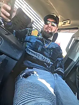 Snapshot of Beardedtattood chatting on 14, 10, 2025 Beardedtattood online show from 14, 10, 2025