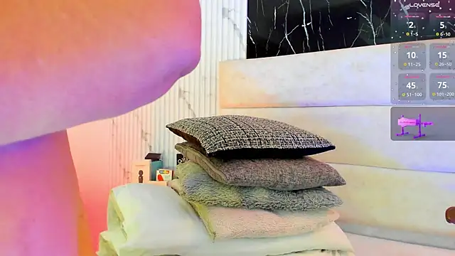 Reginavegaa online show from 5, 11, 2025