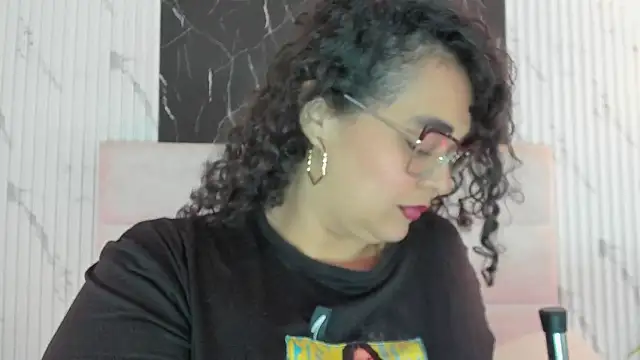 Snapshot of Reginavegaa chatting on 8, 4, 2026 Reginavegaa online show from 8, 4, 2026