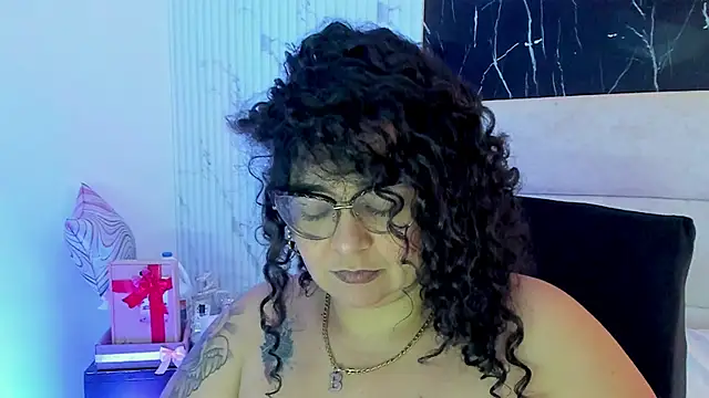Snapshot of Reginavegaa chatting on 11, 5, 2026 Reginavegaa online show from 11, 5, 2026