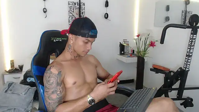Snapshot of Leonard_Price chatting on 21, 2, 2025 Leonard Price online show from 21, 2, 2025