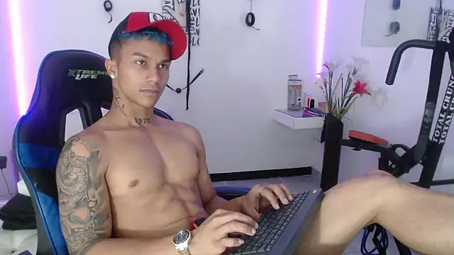 Snapshot of Leonard_Price chatting on 24, 2, 2025 Leonard Price online show from 24, 2, 2025