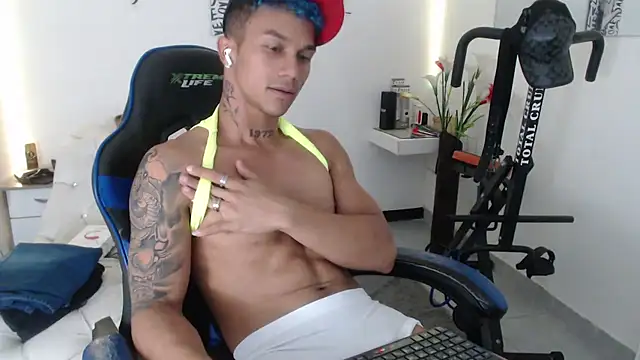 Snapshot of Leonard_Price chatting on 27, 2, 2025 Leonard Price online show from 27, 2, 2025